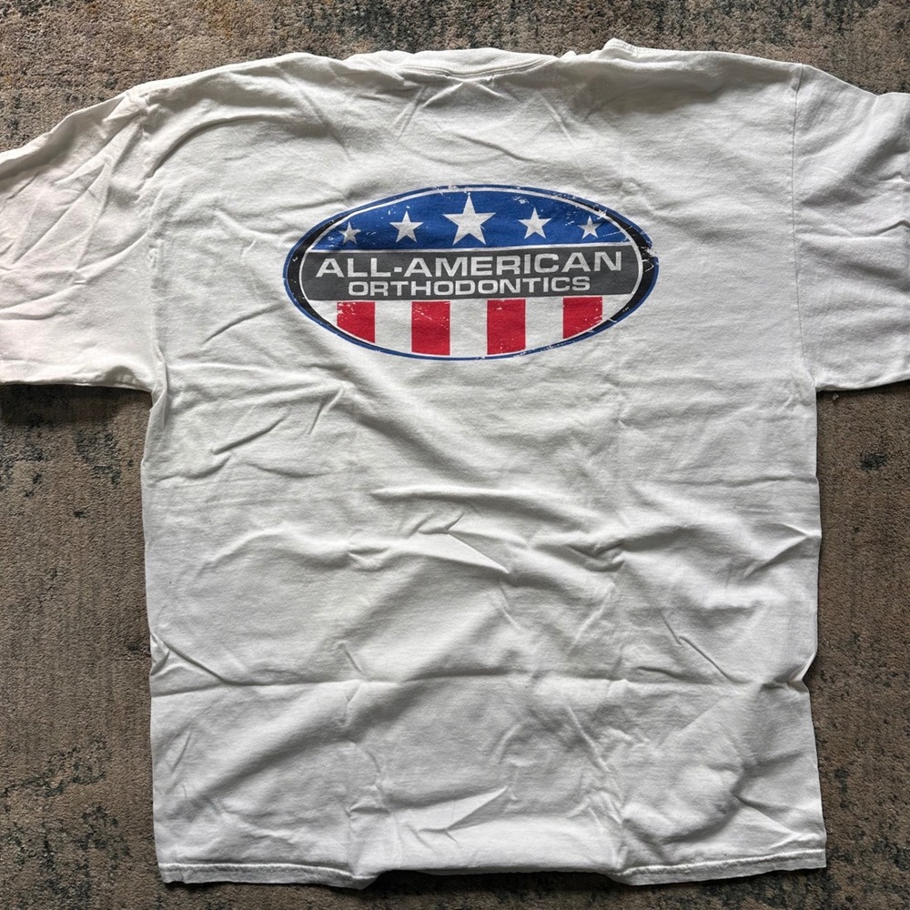 Gildan T-Shirt Mens XL White All-American Orthodontics Graphic Tee Cotton